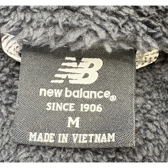 Women’s New Balance Chevron Puffer Jacket Fleece Lined Hooded Zip Front Size M - Picture 7 of 11